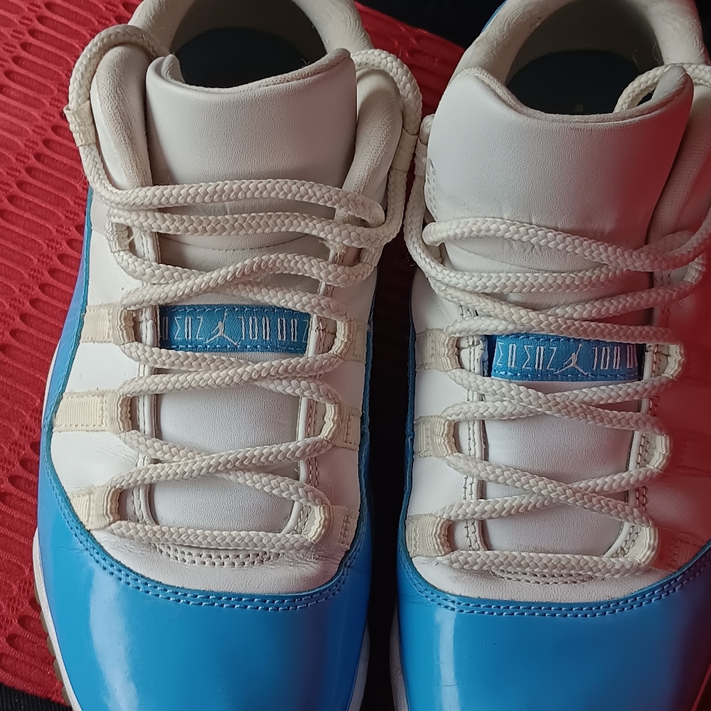 Authentic Nike Air Jordan 11 Low UNC 2017